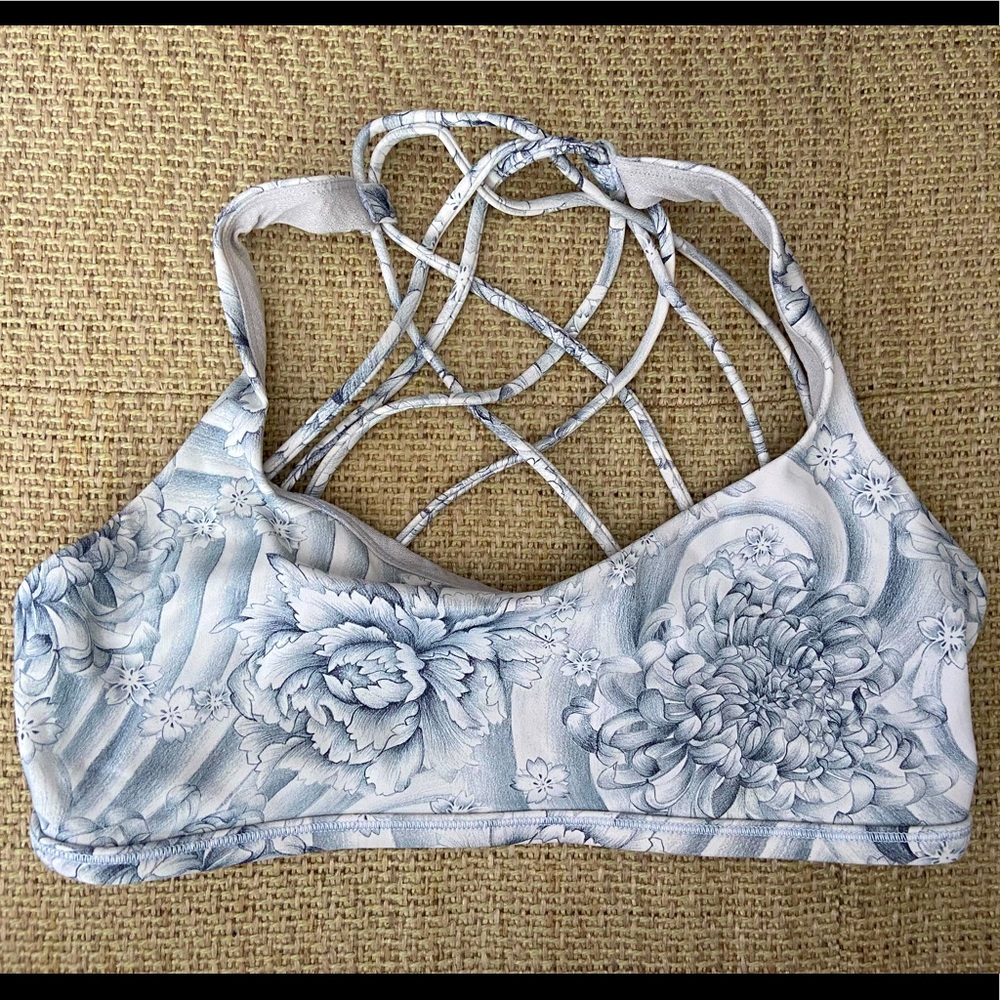 Lululemon - Free to Be Bra - Size 8